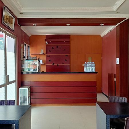 Oyo 92098 Kost Orange Syariah Hotel Makassar Ngoại thất bức ảnh