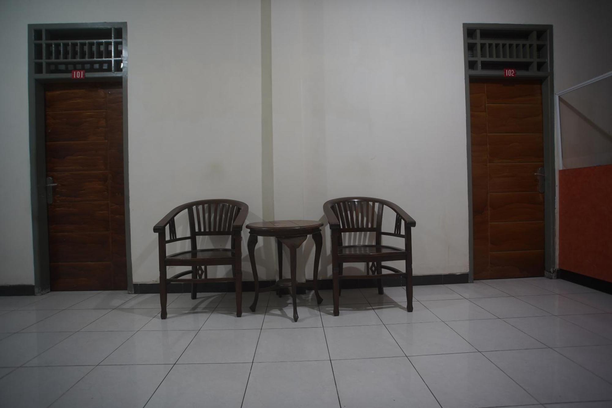 Oyo 92098 Kost Orange Syariah Hotel Makassar Ngoại thất bức ảnh