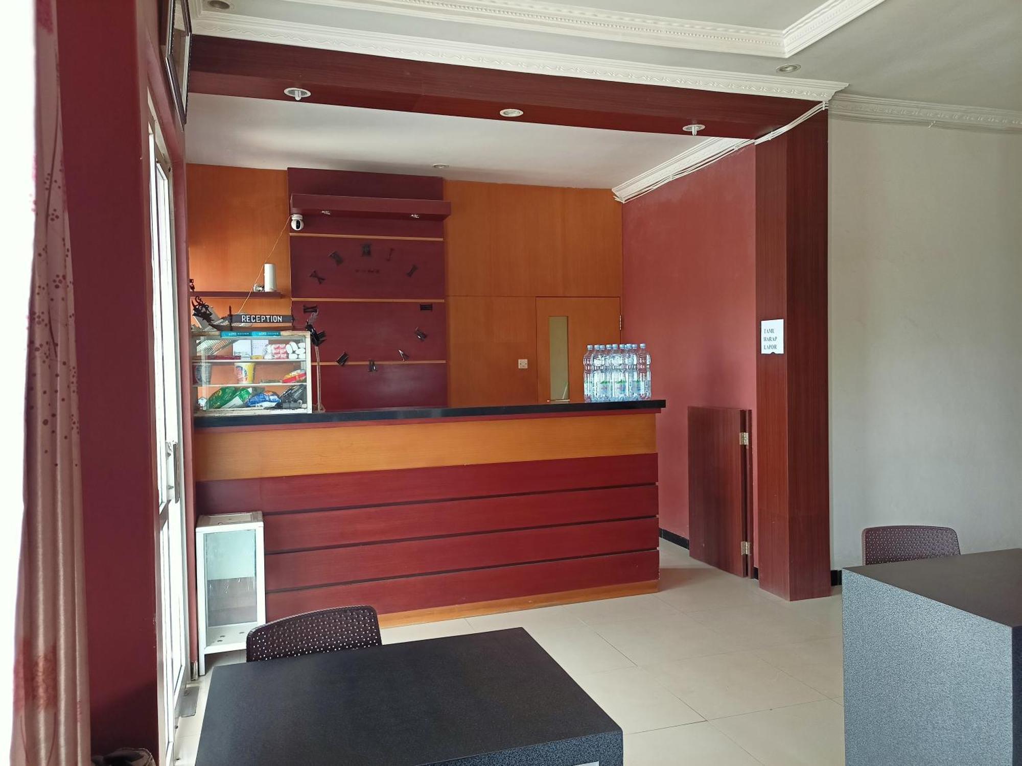 Oyo 92098 Kost Orange Syariah Hotel Makassar Ngoại thất bức ảnh