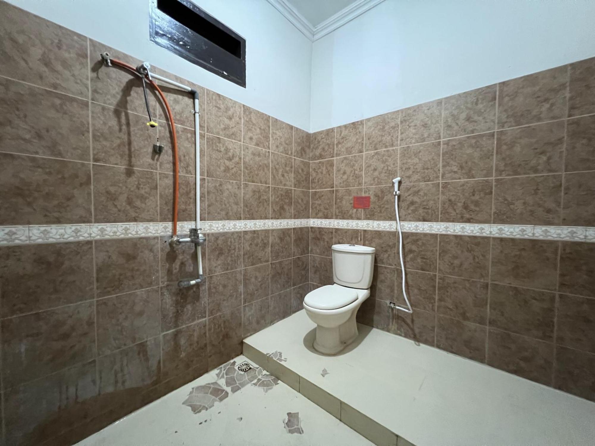 Oyo 92098 Kost Orange Syariah Hotel Makassar Ngoại thất bức ảnh