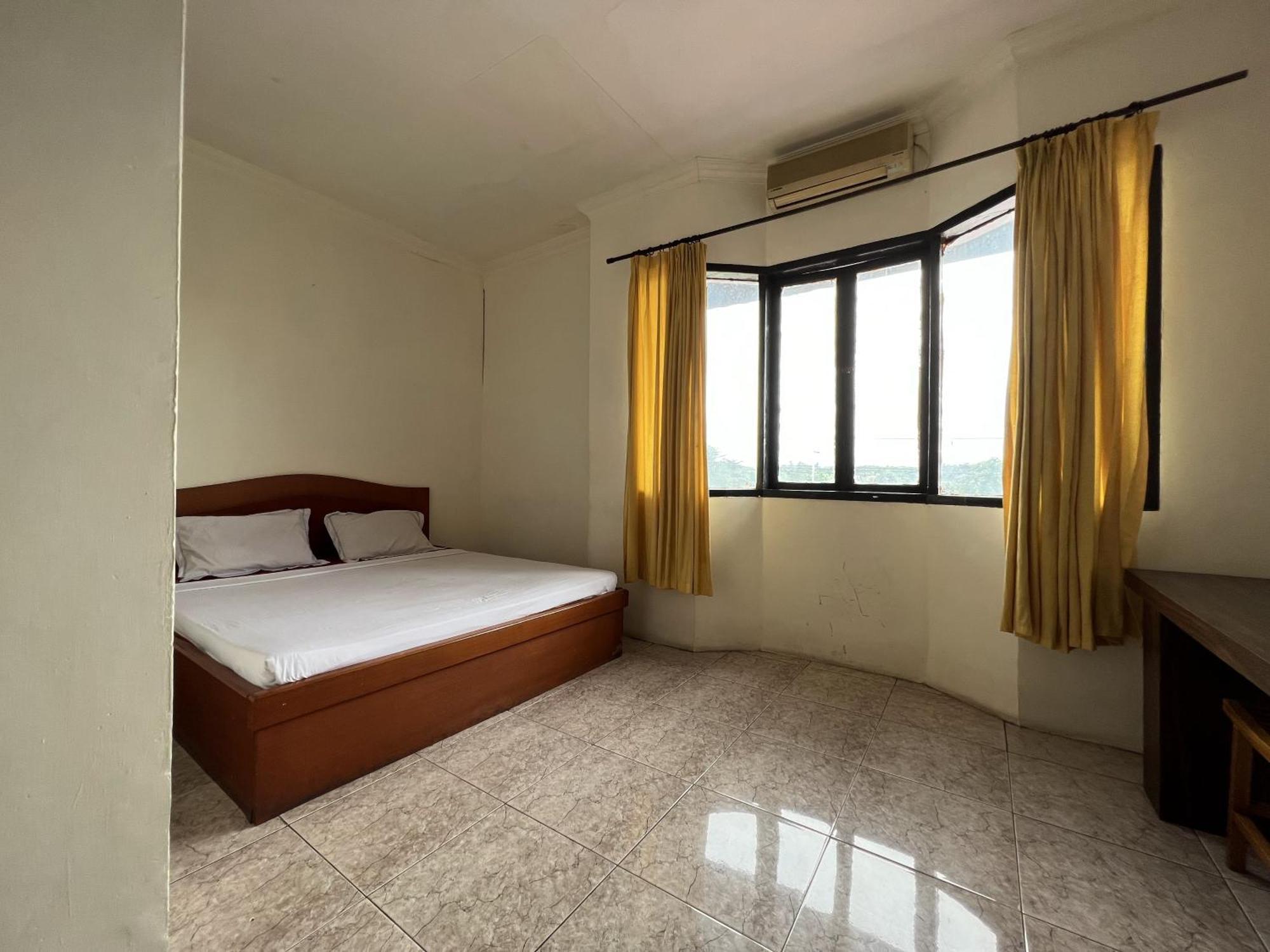 Oyo 92098 Kost Orange Syariah Hotel Makassar Ngoại thất bức ảnh