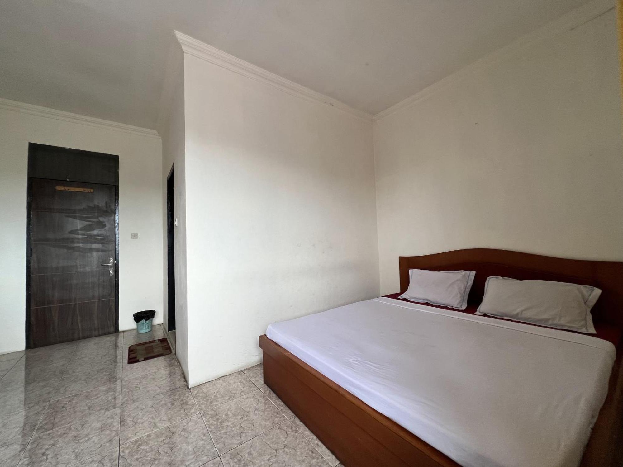 Oyo 92098 Kost Orange Syariah Hotel Makassar Ngoại thất bức ảnh